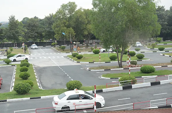 Bình Dương: Tổ chức sát hạch lái xe trở lại từ ngày 4-5 ảnh 1