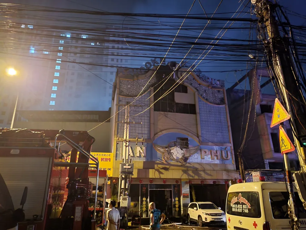 Cháy quán karaoke ở Bình Dương, 14 người tử vong ảnh 1