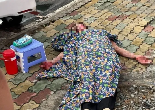 Nạn nhân ngất xỉu sau khi bị hành hung Nạn nhân ngất xỉu sau khi bị hành hung