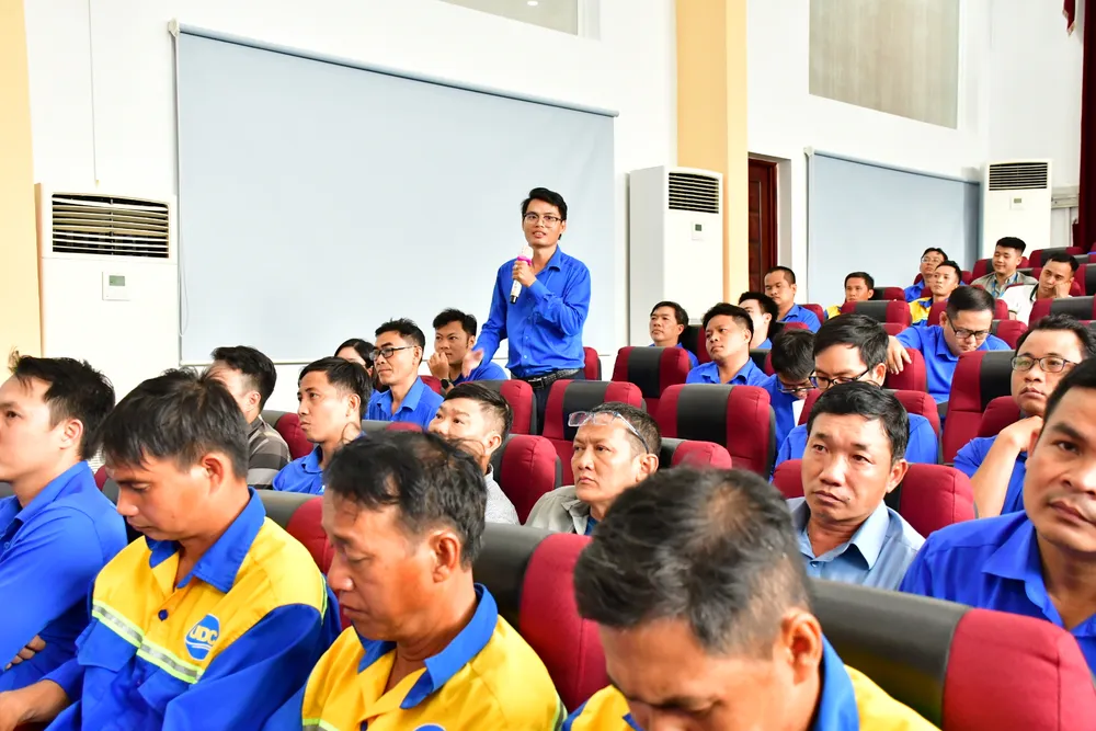 Nhân viên các chi nhánh, xí nghiệp thuộc UDC tham gia thảo luận trong buổi đào tạo