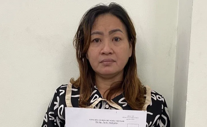 Bình Dương: Nữ công nhân khóa cửa phòng trọ, đổ xăng phóng hỏa cả nhà đồng nghiệp ảnh 1