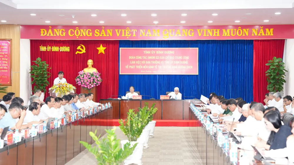 Đoàn công tác làm việc với Ban Thường vụ Tỉnh ủy Bình Dương