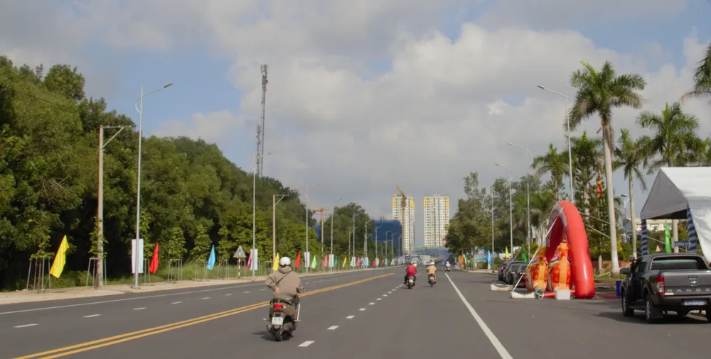 đường đông tây.jpg