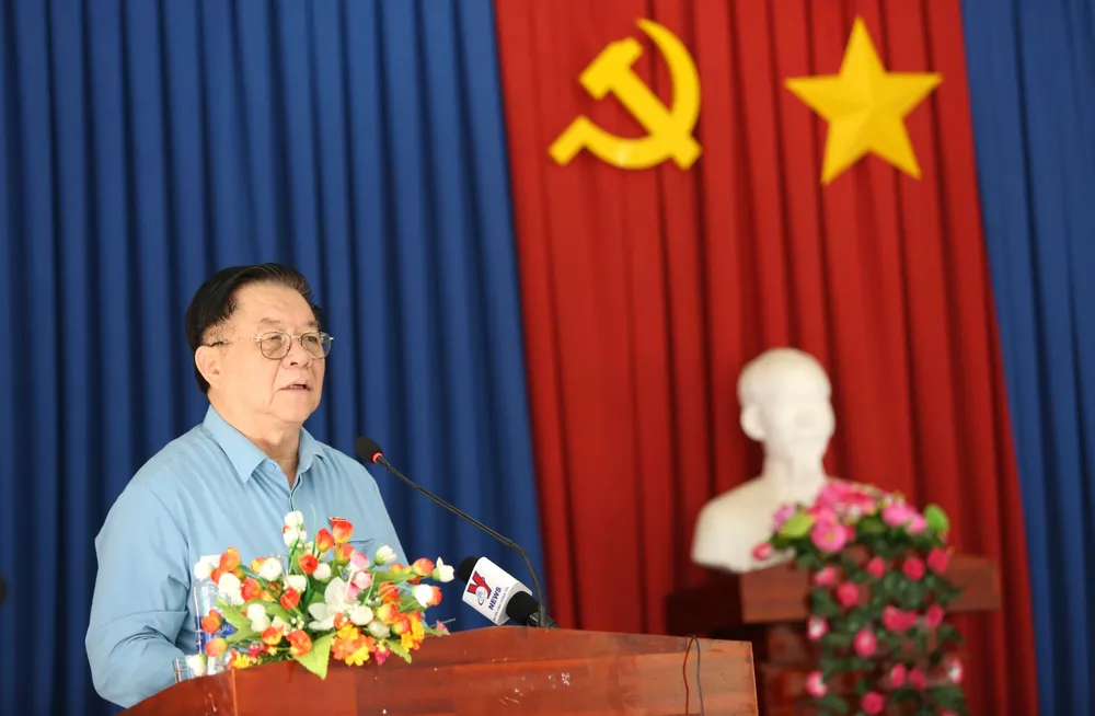 Trưởng Ban Tuyên giáo Trung ương Nguyễn Trọng Nghĩa phát biểu tại buổi tiếp xúc cử tri.jpg