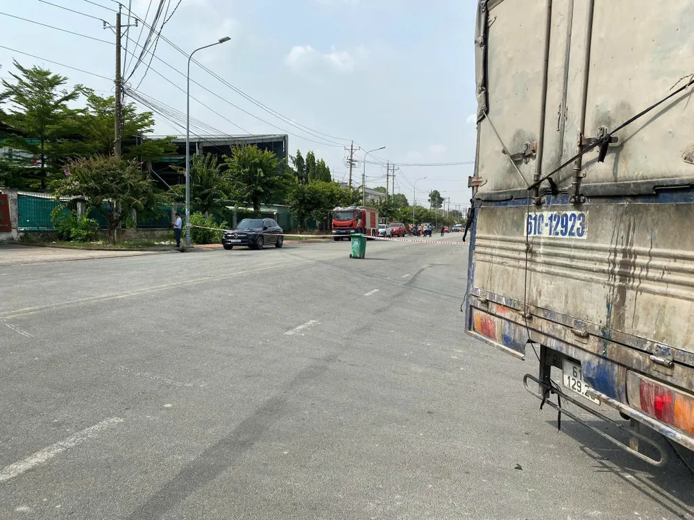 Lực lượng chức năng đang phong tỏa hiện trường vụ việc