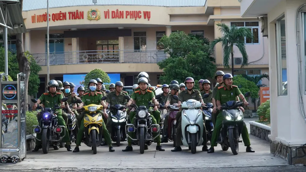 Các lực lượng phường Dĩ An ra quân trấn áp tội phạm