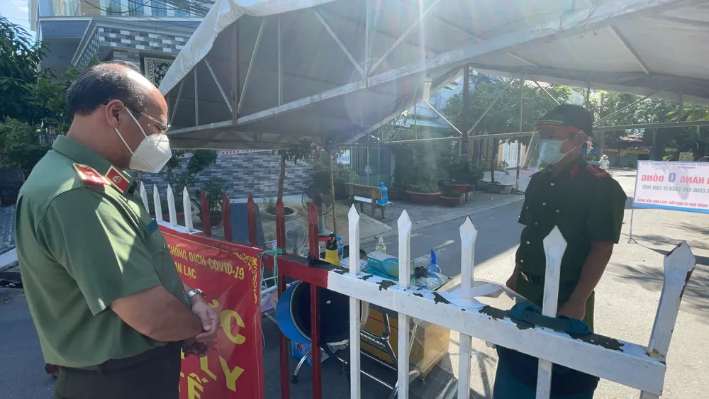 Phó Chủ tịch UBND TPHCM Dương Anh Đức kiểm tra đột xuất một số khu vực cách ly ảnh 4