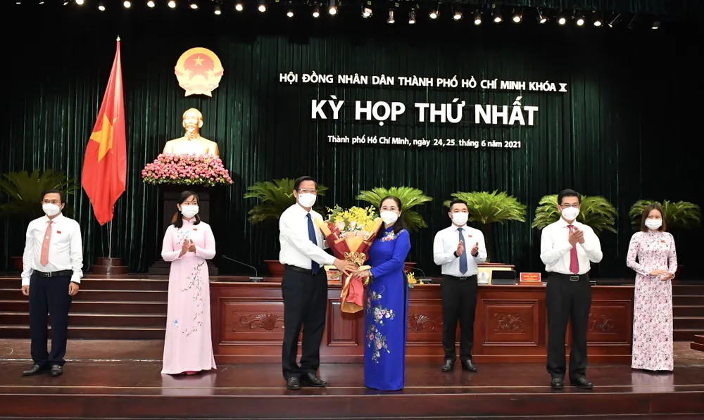 Đại biểu HĐND TPHCM trong kỳ họp thứ nhất khóa X nhiệm kỳ 2021-2026 ảnh 13
