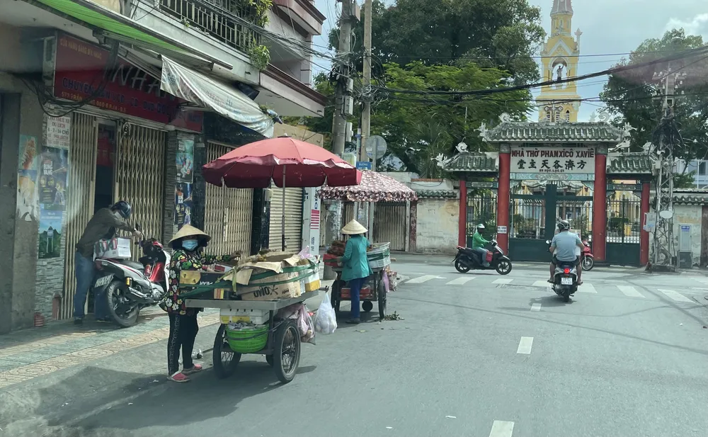 Phó Chủ tịch UBND TPHCM Dương Anh Đức kiểm tra thực hiện Chỉ thị 16 ở các quận huyện ảnh 1