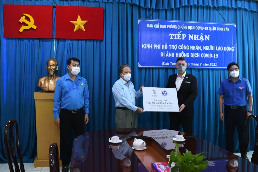 Hỗ trợ 2 tỷ đồng chăm lo công nhân, lao động quận Bình Tân ảnh 1