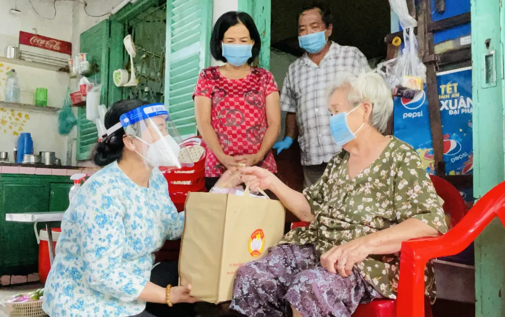 Chủ tịch HĐND TPHCM Nguyễn Thị Lệ: Các địa phương giãn cách triệt để, không để lây lan mới ảnh 2