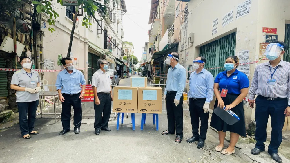 Phó Bí thư Thành ủy TPHCM Nguyễn Hồ Hải: Nhân rộng mô hình tự quản, chốt bảo vệ "vùng xanh" ảnh 4