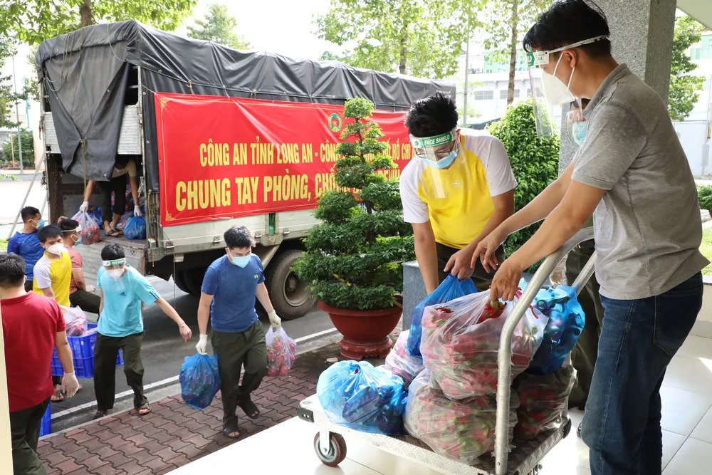 Giám đốc Công an TPHCM yêu cầu cán bộ chiến sĩ phải giữ vững “vùng xanh” ảnh 3