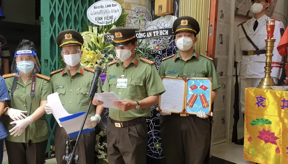 Tiễn đưa Đại úy Phan Tấn Tài về đất mẹ ảnh 3