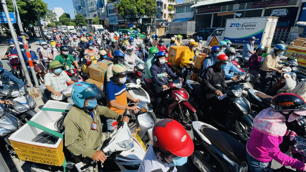 Mỗi ngày TPHCM có gần 1 triệu lượt người ra đường ảnh 1