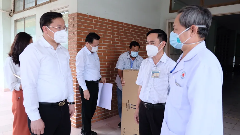  Văn phòng Thành ủy TPHCM thăm hỏi, động viên lực lượng tuyến đầu ảnh 4