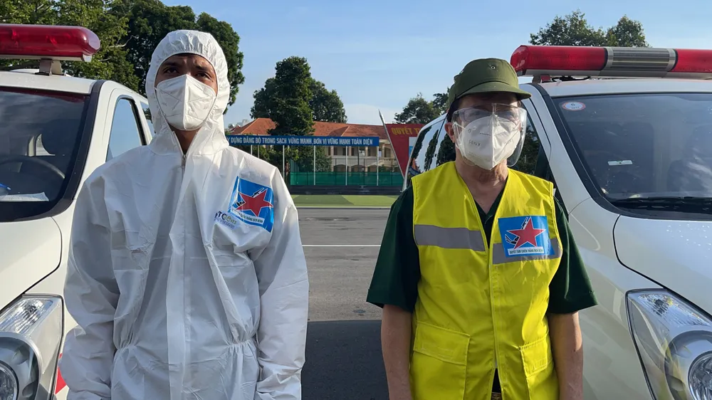 Bộ Tư lệnh TPHCM bàn giao nhân lực, tài lực cho Sở Y tế TPHCM chống dịch Covid-19 ảnh 10