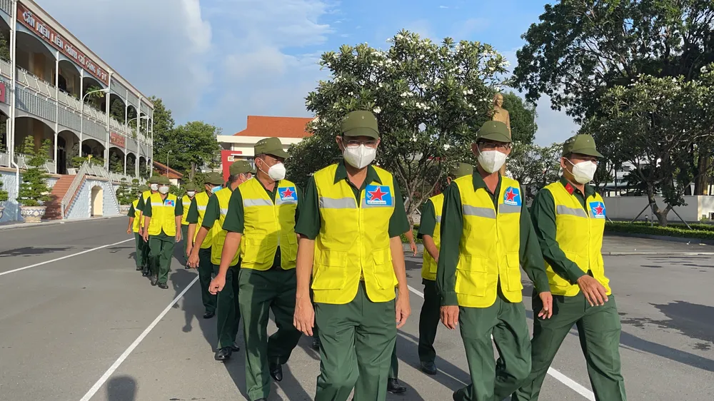 Bộ Tư lệnh TPHCM bàn giao nhân lực, tài lực cho Sở Y tế TPHCM chống dịch Covid-19 ảnh 8