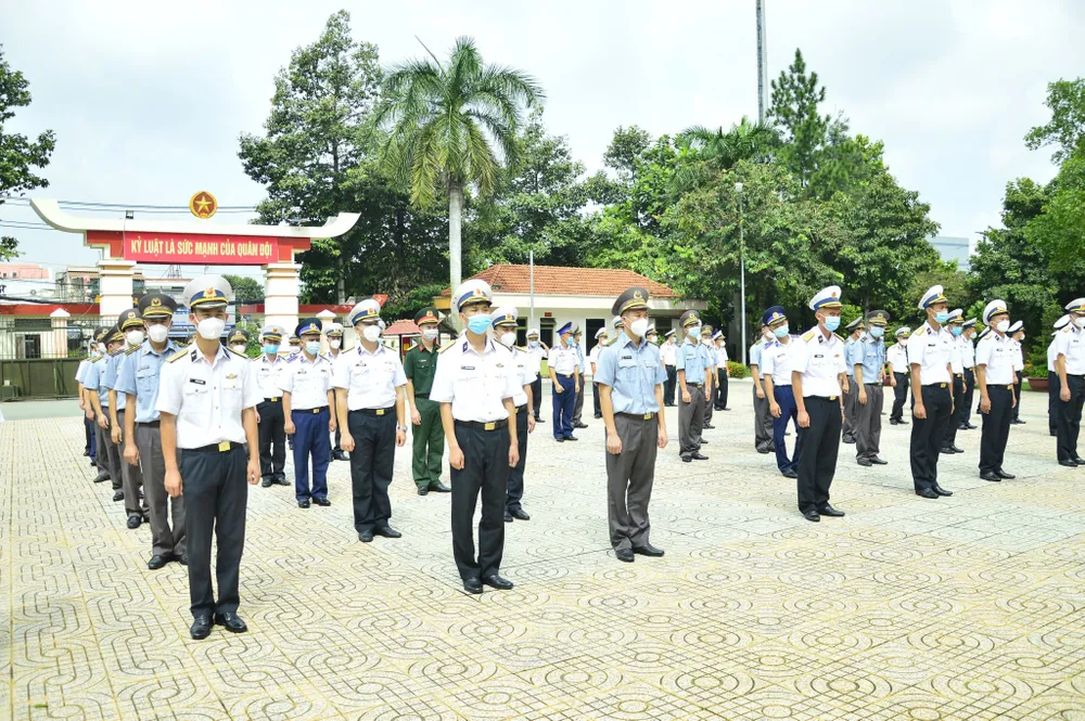 300 cán bộ, học viên Trường Cao Đẳng Hải quân và Trường Sĩ quan Lục Quân 2 tham gia chống dịch  ảnh 3