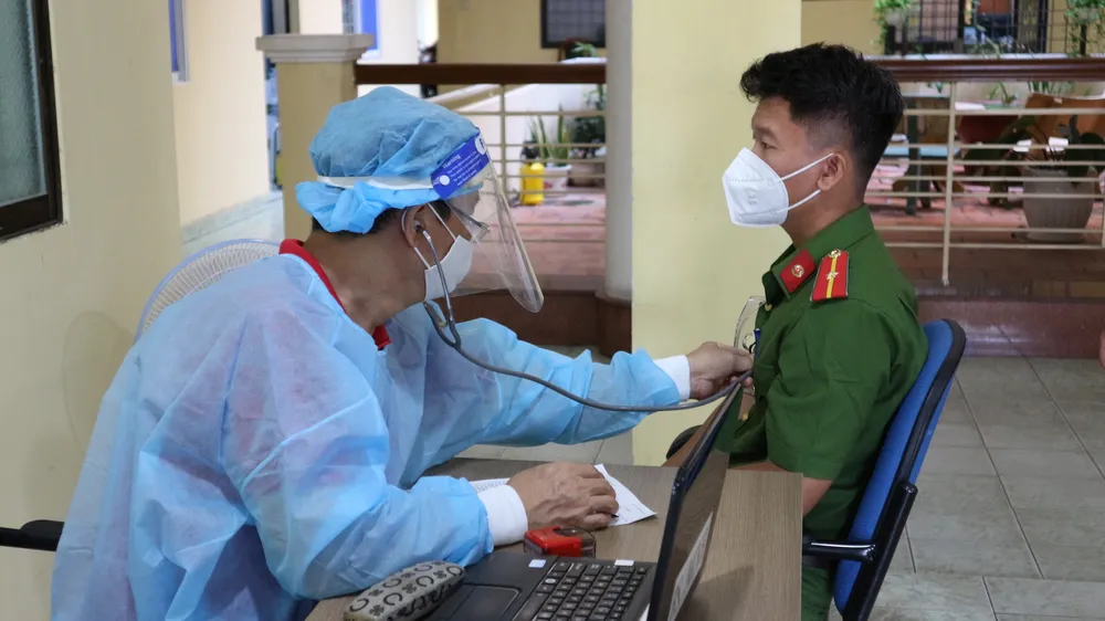 Công an quận Phú Nhuận hiến máu trong mùa dịch Covid-19 ảnh 2