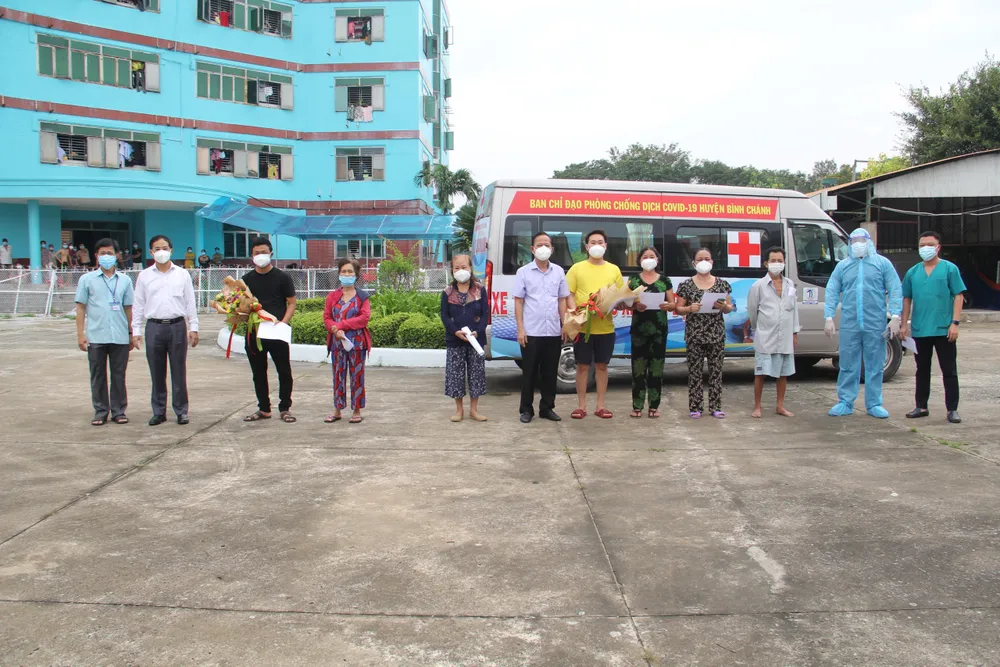 Bệnh viện dã chiến Bình Chánh số 1 điều trị thành công nhiều F0 đặc biệt nặng ảnh 3