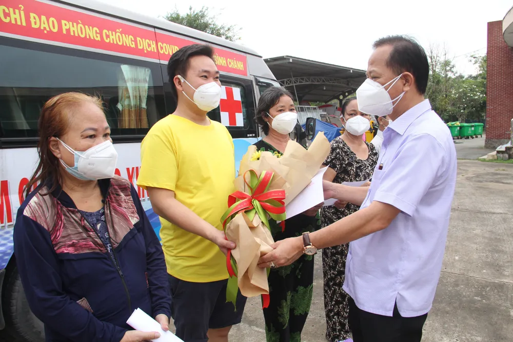 Bệnh viện dã chiến Bình Chánh số 1 điều trị thành công nhiều F0 đặc biệt nặng ảnh 1