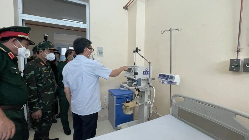 Phó Thủ tướng Vũ Đức Đam: Nỗ lực kiểm soát dịch để học sinh quay lại trường học ảnh 5