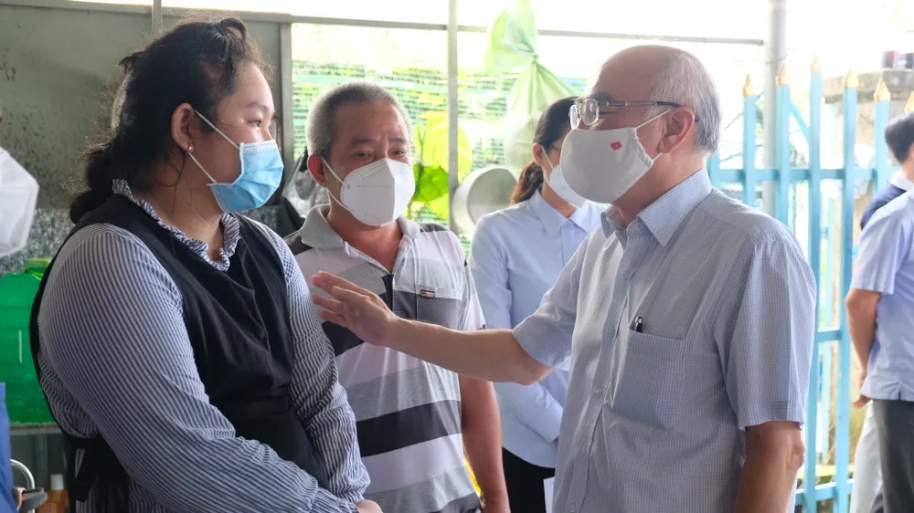 Huyện Bình Chánh chăm lo ăn học cho 141 trẻ em mồ côi đến 18 tuổi ảnh 1