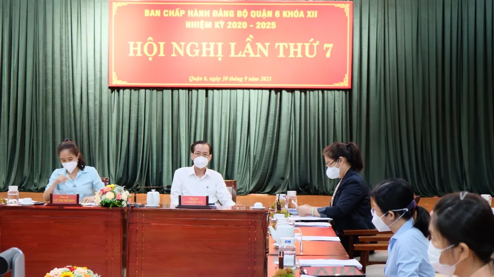 Trưởng Ban Nội chính Thành ủy TPHCM làm việc với quận 6 khi trở lại trạng thái ''bình thường mới'' ảnh 4