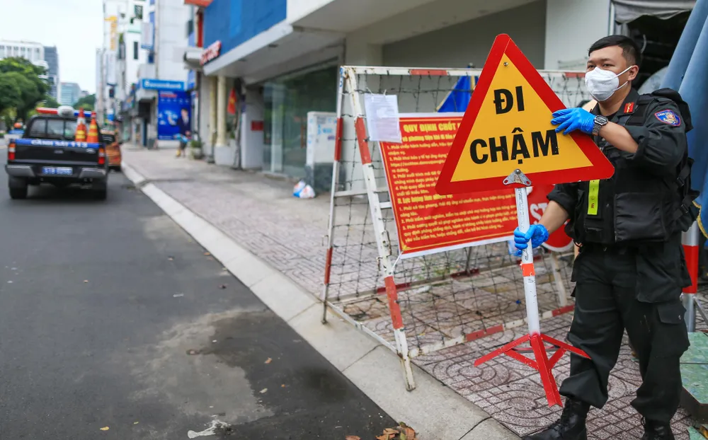 TPHCM gỡ bỏ các chốt kiểm soát nội thành, không yêu cầu giấy đi đường ảnh 3
