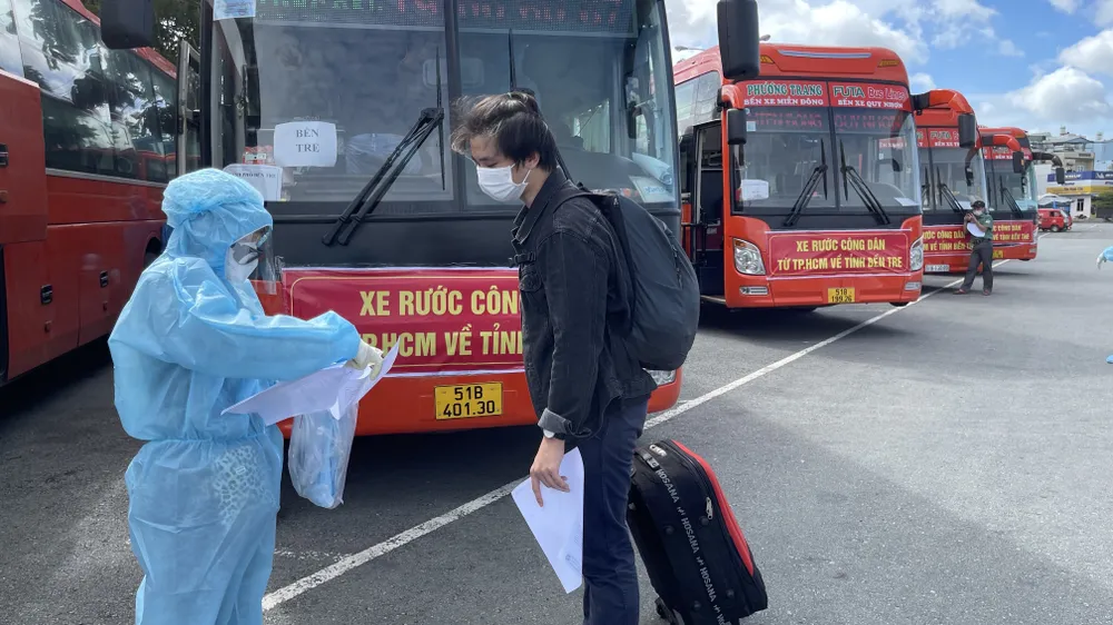 Để trở lại TPHCM làm việc, người dân cần điều kiện gì? ảnh 1