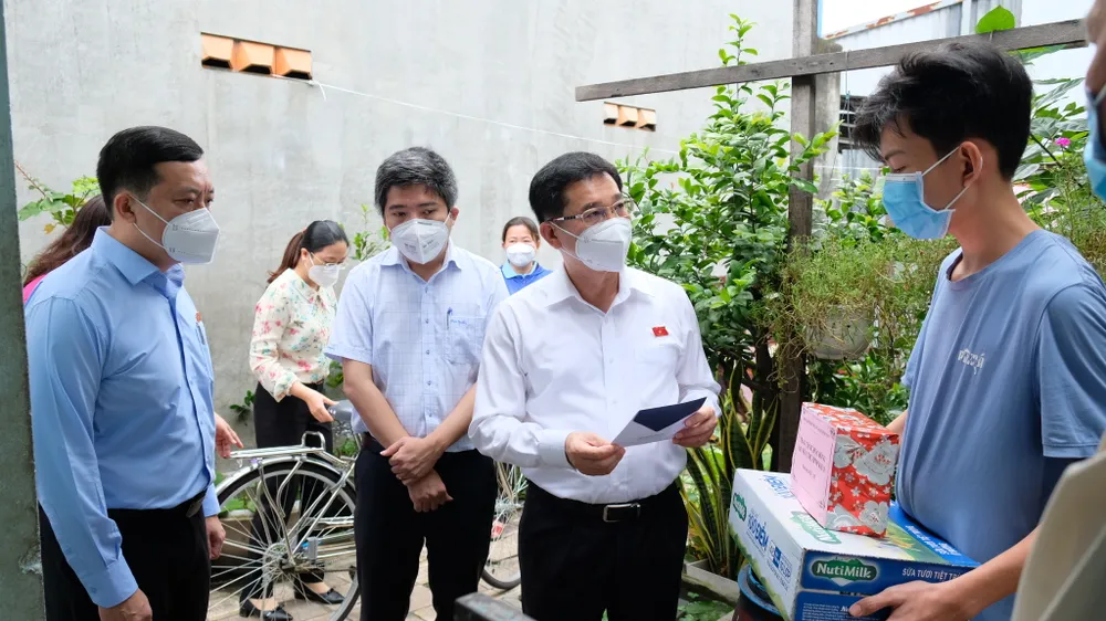 Doanh nghiệp trao 58 suất học bổng cho trẻ mồ côi vì dịch Covid-19 ảnh 3