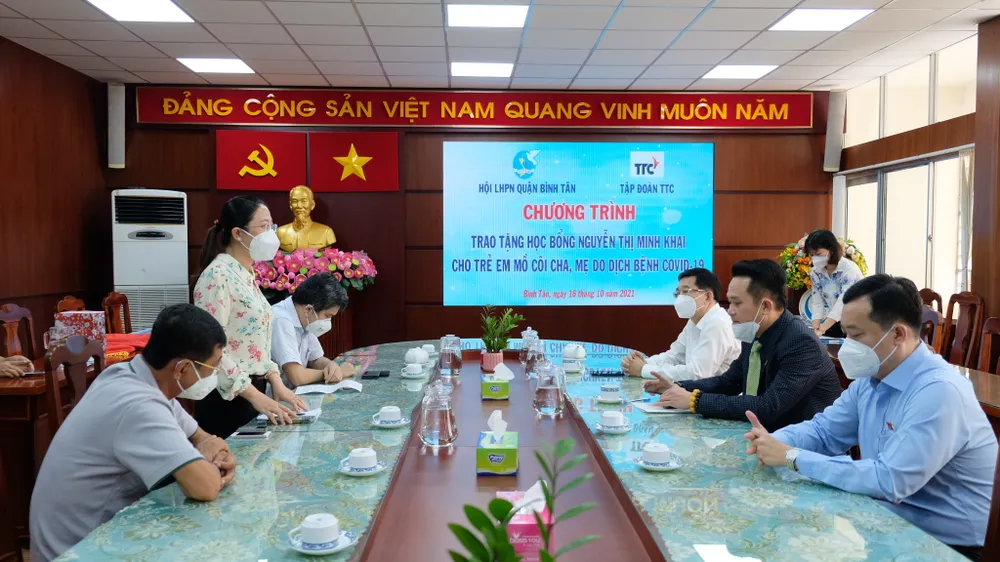 Doanh nghiệp trao 58 suất học bổng cho trẻ mồ côi vì dịch Covid-19 ảnh 5
