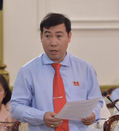 Đại biểu HĐND TPHCM đề nghị có ngày tưởng niệm người qua đời vì Covid-19 ảnh 2