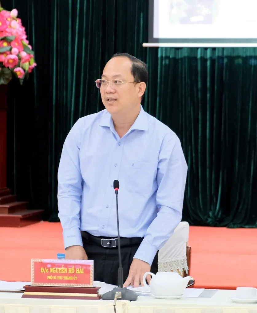 Phó Bí thư Thành ủy TPHCM Nguyễn Hồ Hải: Cán bộ, đảng viên điều chỉnh cuộc sống cùng người dân vượt qua khó khăn ảnh 2