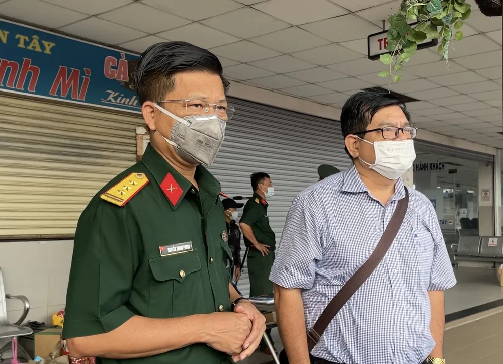 Bộ Tư lệnh TPHCM phối hợp đưa gần 500 người dân về các tỉnh miền Tây ảnh 2