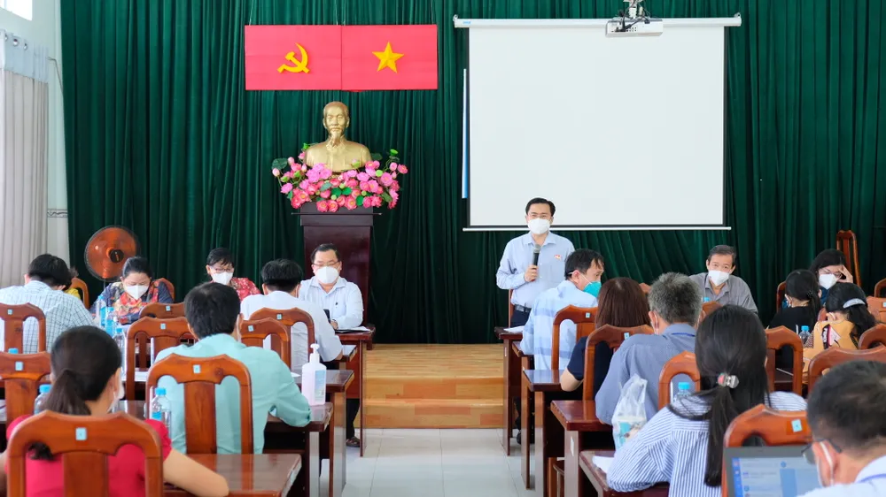 Nhiều trạm y tế huyện Bình Chánh thiếu hụt bác sĩ ảnh 1