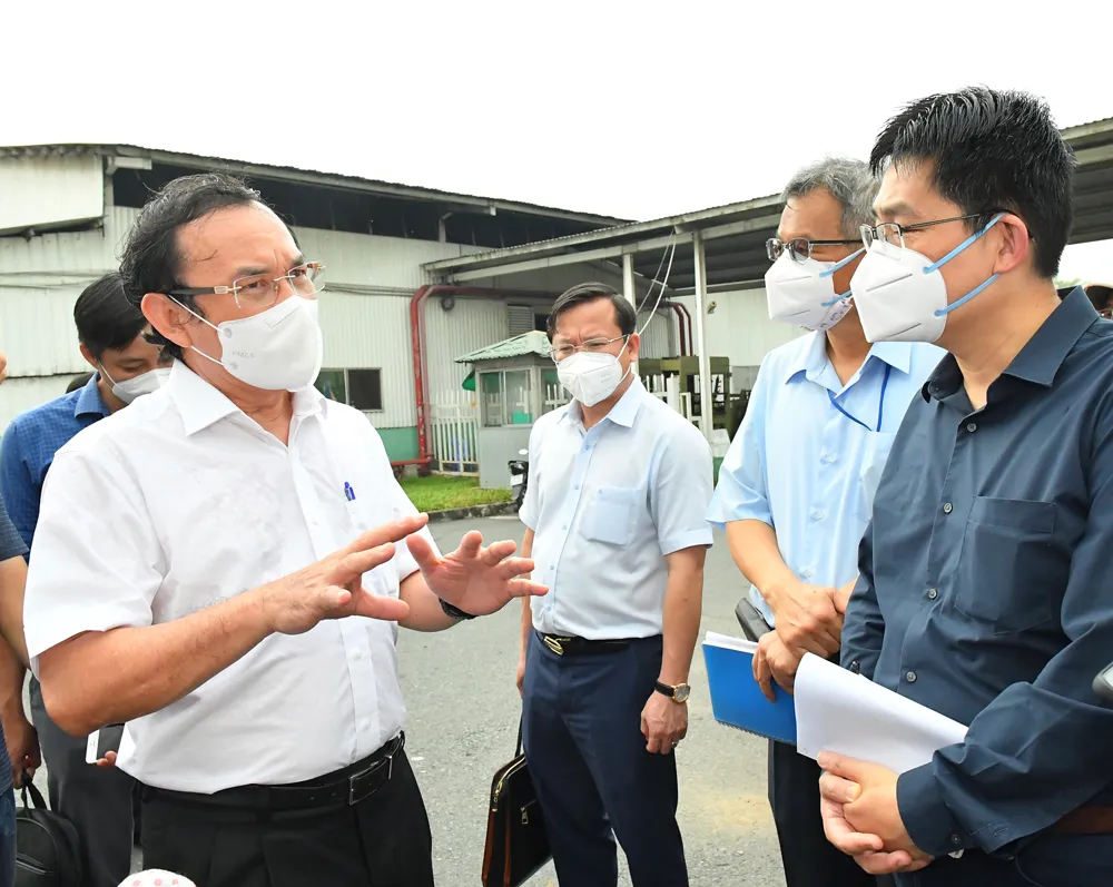 Bí thư Thành ủy TPHCM Nguyễn Văn Nên kiểm tra phòng chống dịch tại Công ty PouYuen ảnh 3