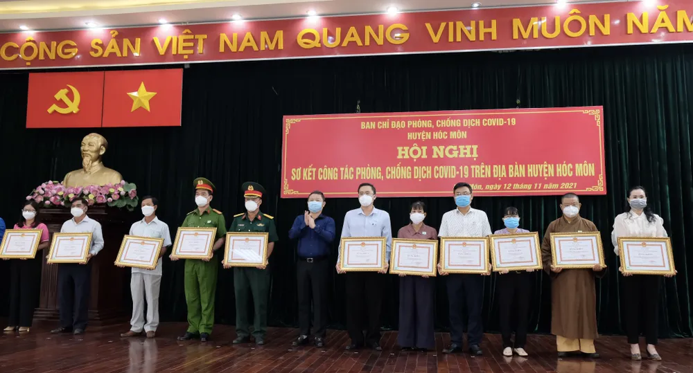 Bí thư huyện Hóc Môn: Nhiệm vụ bảo vệ thành quả chống dịch Covid-19 hết sức nặng nề ảnh 2