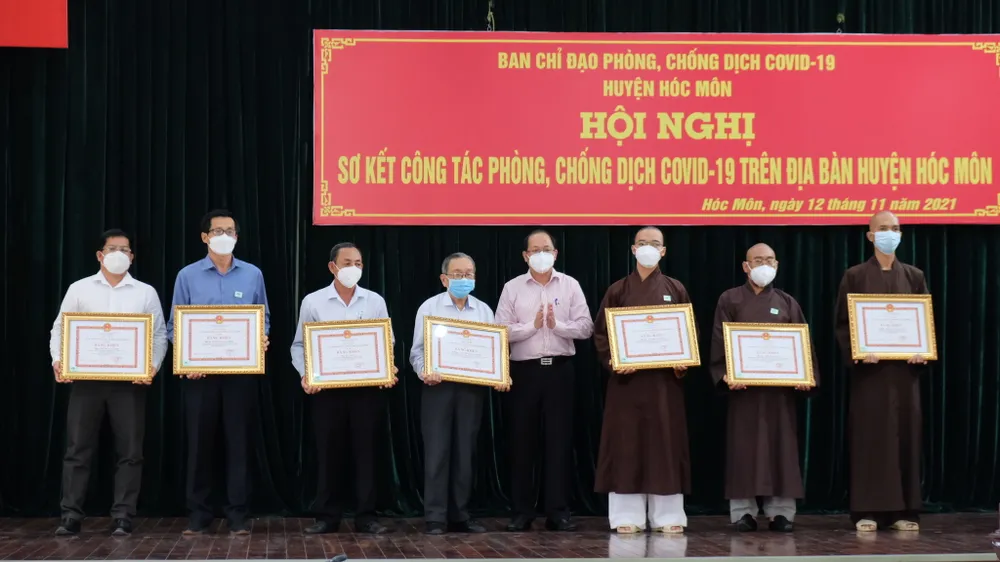 Bí thư huyện Hóc Môn: Nhiệm vụ bảo vệ thành quả chống dịch Covid-19 hết sức nặng nề ảnh 4