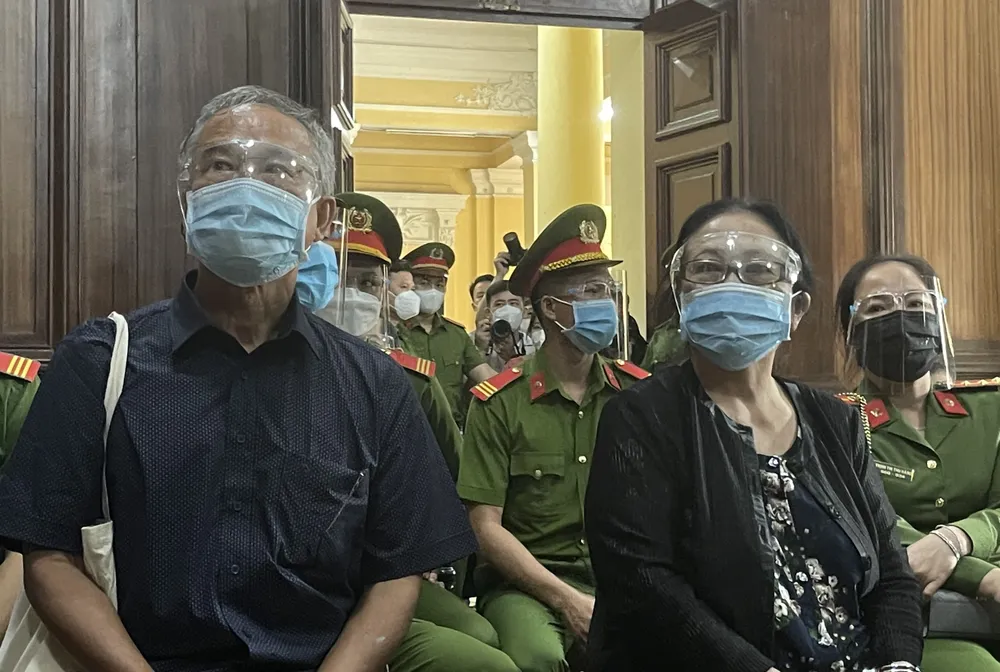 Trước tòa, nữ đại gia Dương Thị Bạch Diệp nói “không hiểu” cáo trạng  ảnh 2