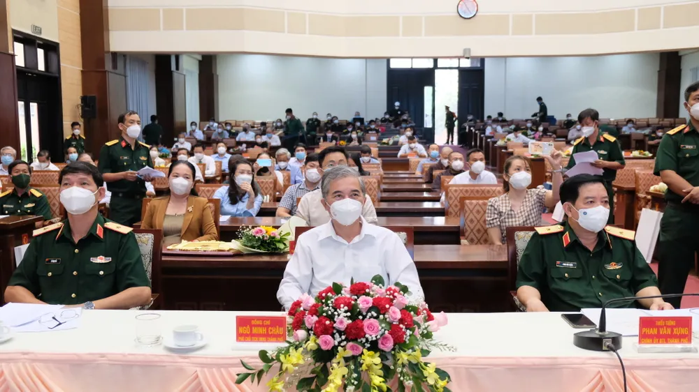 Bộ Tư lệnh TPHCM tri ân tập thể, cá nhân đồng hành giúp dân trong đại dịch ảnh 1