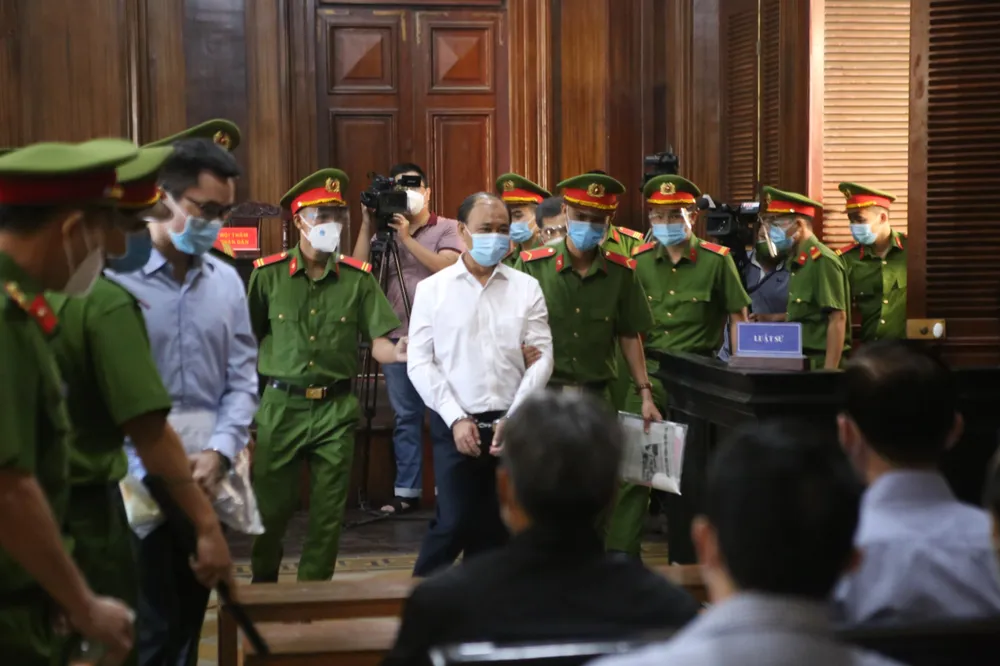 Tiếp tục xét xử cựu Tổng Giám đốc Sagri dù vắng 2 bị cáo ảnh 1