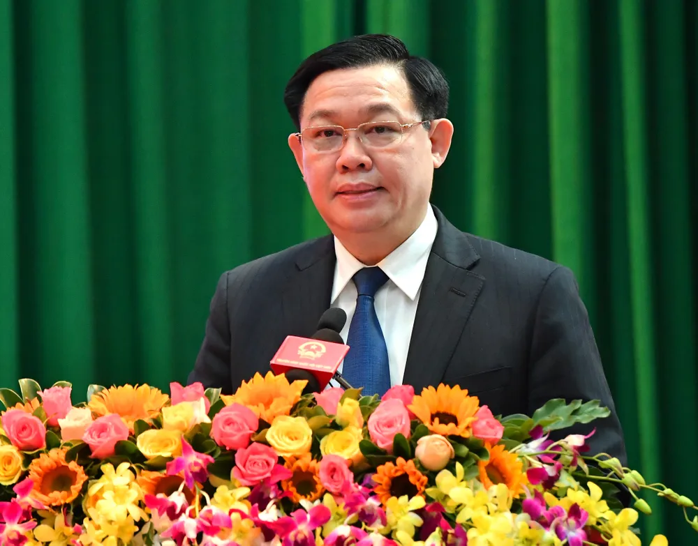 Chủ tịch Quốc hội Vương Đình Huệ: Lực lượng công an bảo đảm trật tự kỹ cương trong bối cảnh dịch bệnh ảnh 2