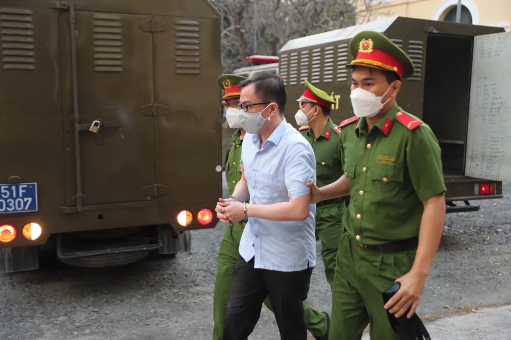 Bị cáo Tề Trí Dũng khai nhầm lẫn trong vụ chuyển nhượng 9 triệu cổ phần cho Công ty Nguyễn Kim ảnh 3