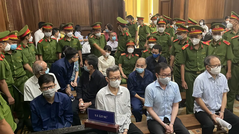 Bị cáo Tề Trí Dũng khai nhầm lẫn trong vụ chuyển nhượng 9 triệu cổ phần cho Công ty Nguyễn Kim ảnh 2