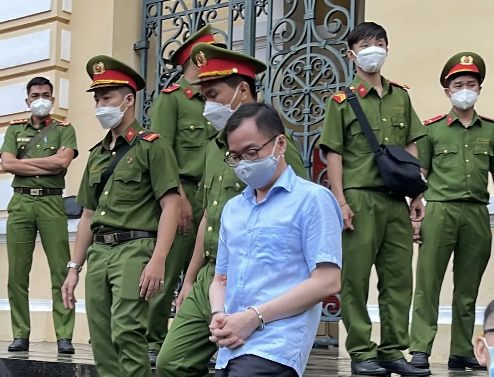 Bị cáo Tề Trí Dũng khai nhận tiền “thù lao, khen thưởng” đi làm từ thiện ảnh 1