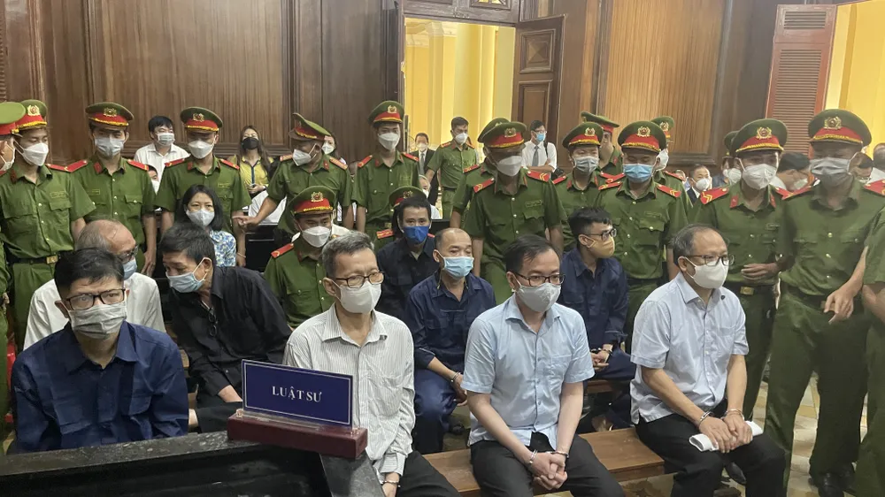 Bị cáo Tề Trí Dũng khai nhận tiền “thù lao, khen thưởng” đi làm từ thiện ảnh 2