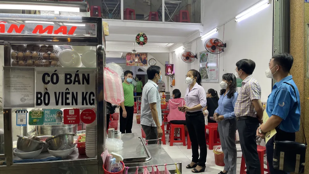 Quận 6 ra mắt tuyến đường ẩm thực, mua sắm phục vụ khách về đêm ảnh 2