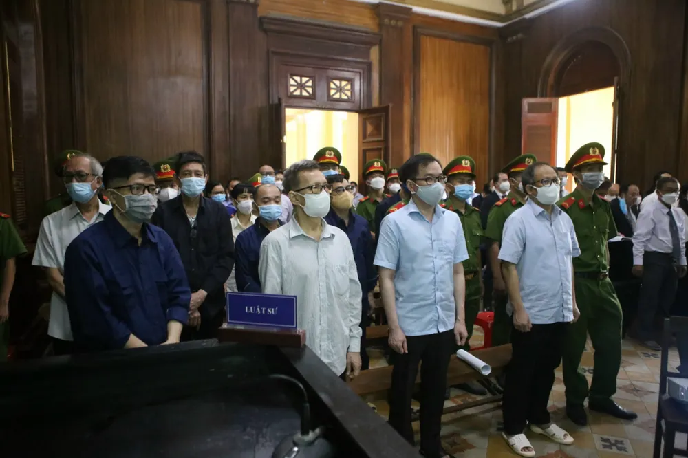 Ông Tất Thành Cang phủ nhận có hưởng lợi trong vụ chuyển nhượng 9 triệu cổ phần cho Công ty Nguyễn Kim ảnh 2